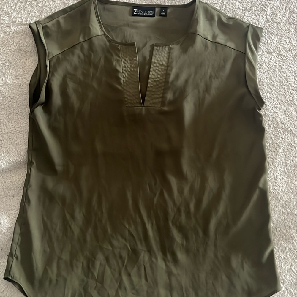 Forrest green cap sleeve shirt